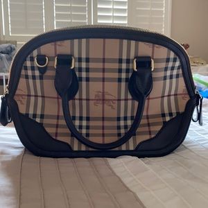 Burberry purse